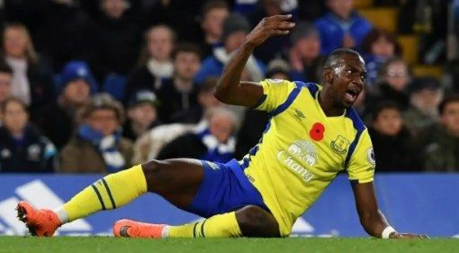 بولاسي لاعب إيفرتون سيخضع لجراحة في الركبة