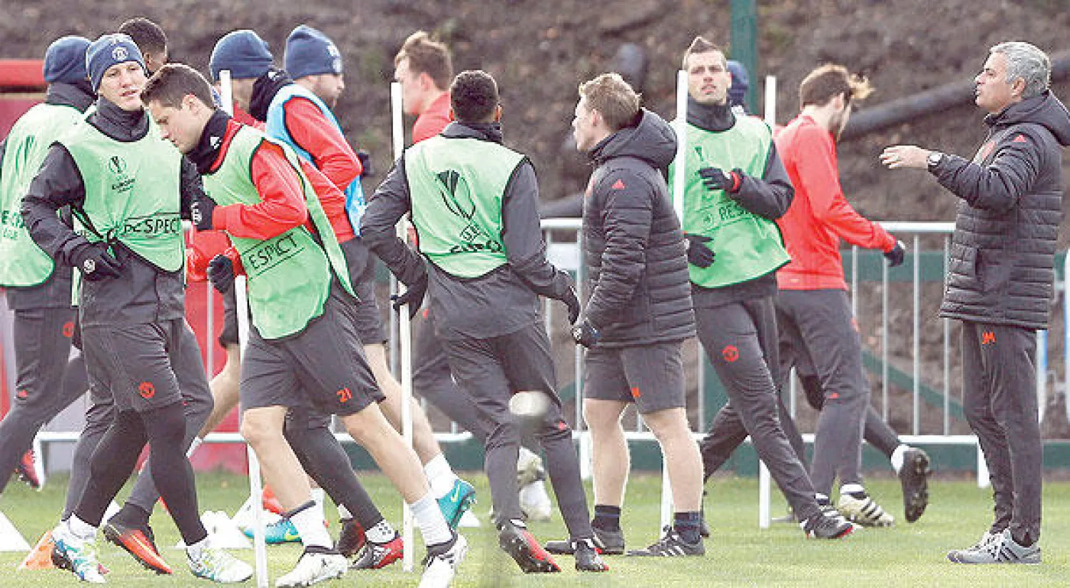 مورينيو يتابع تدريبات يونايتد قبل التوجه للقاء زوريا الأوكراني (رويترز)