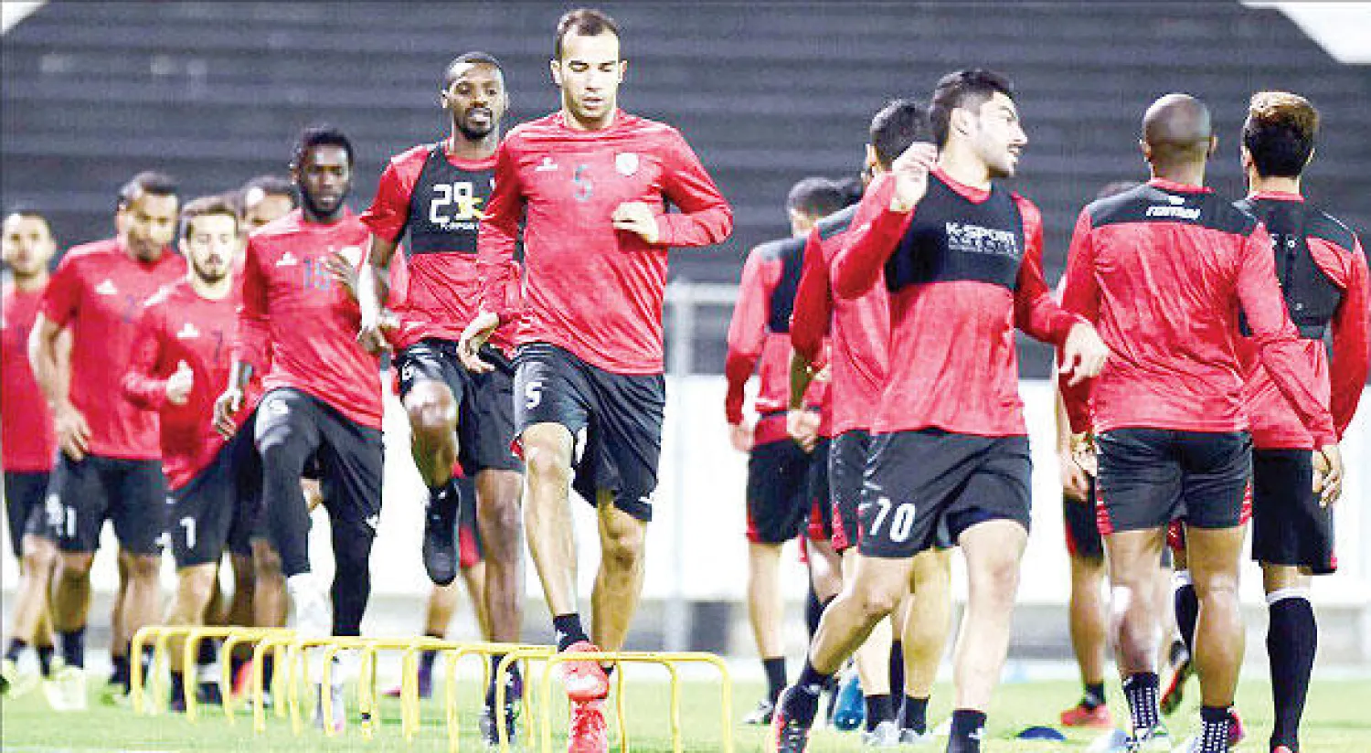 بن العمري في تدريبات الشباب الأخيرة «المركز الإعلامي بنادي الشباب»