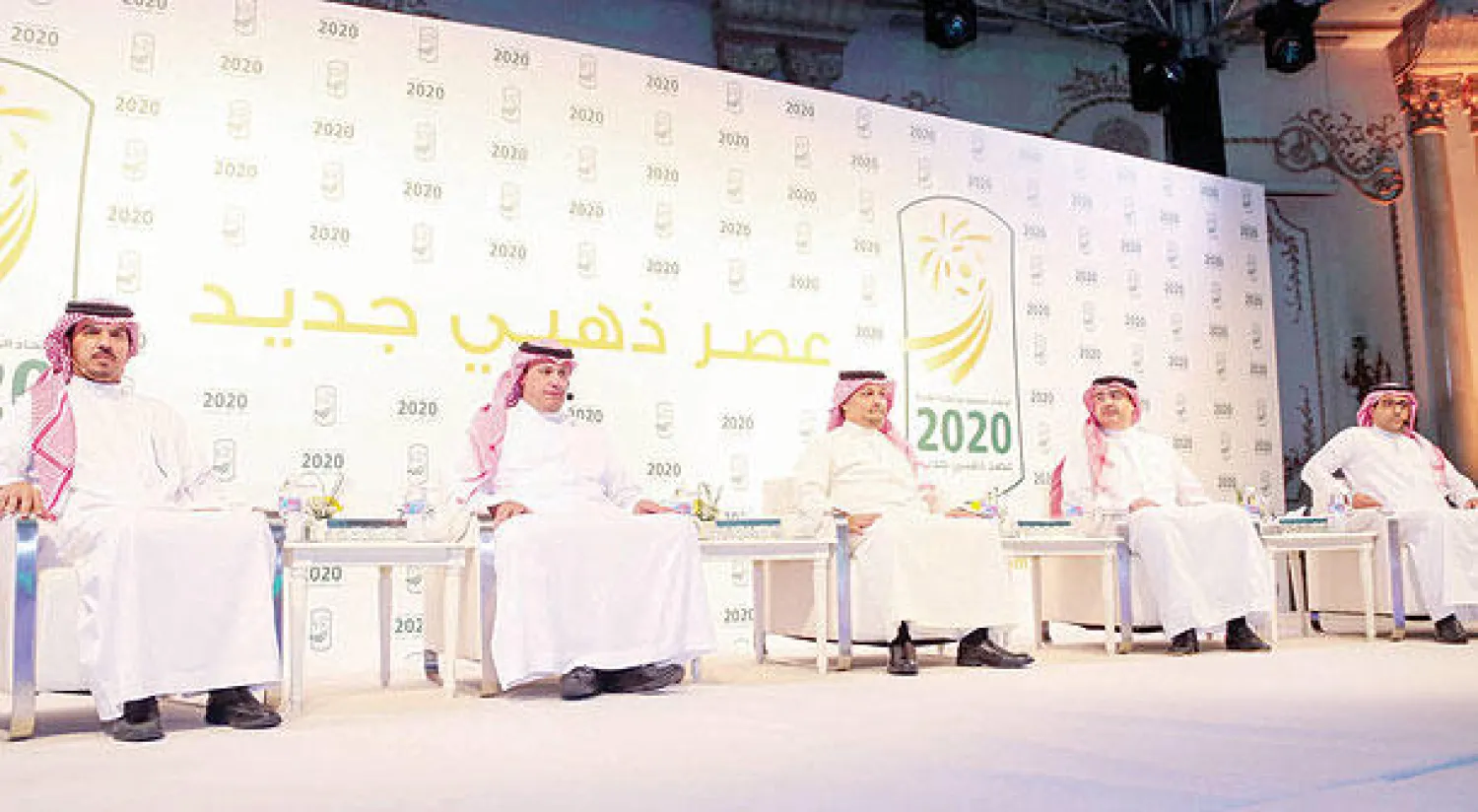 عادل عزت في مؤتمره الأخير الذي أعلن من خلاله برنامجه الانتخابي (تصوير: محمد المانع)