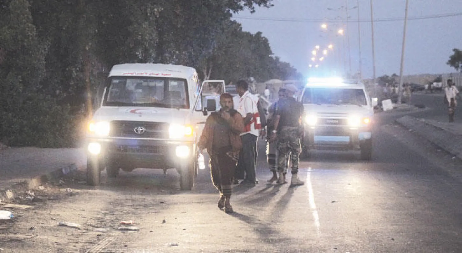 نقطة تفتيش أمنية بعد الانفجار الذي ضرب عدن أمس (إ.ب.أ)