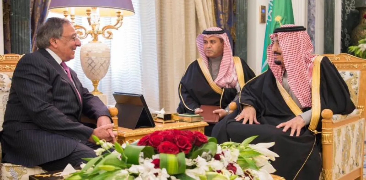 خادم الحرمين الشريفين يستقبل وزير الدفاع الأميركي السابق