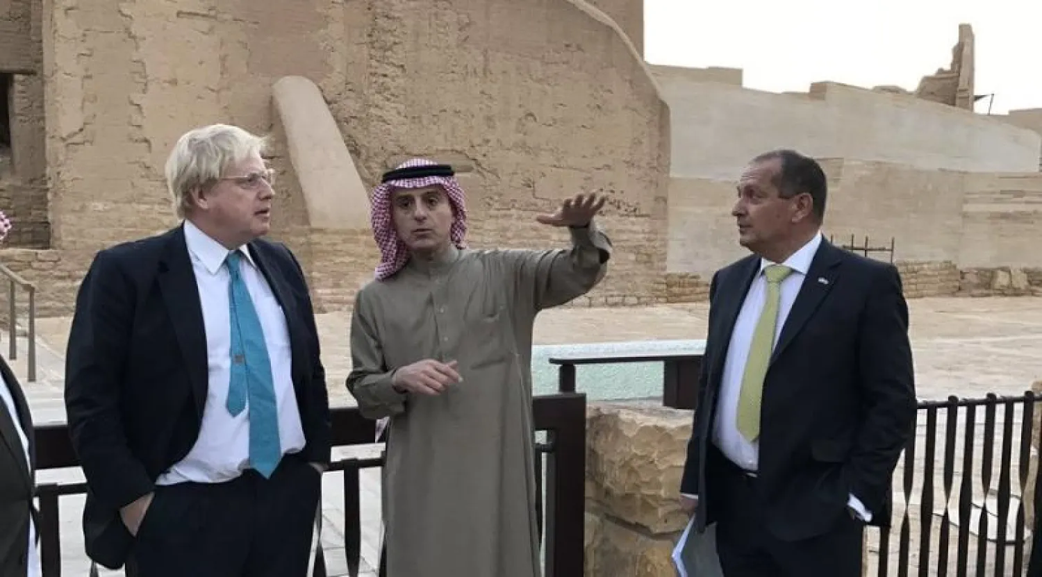 أين اصطحب الجبير نظيره البريطاني في جولتهما بالرياض؟