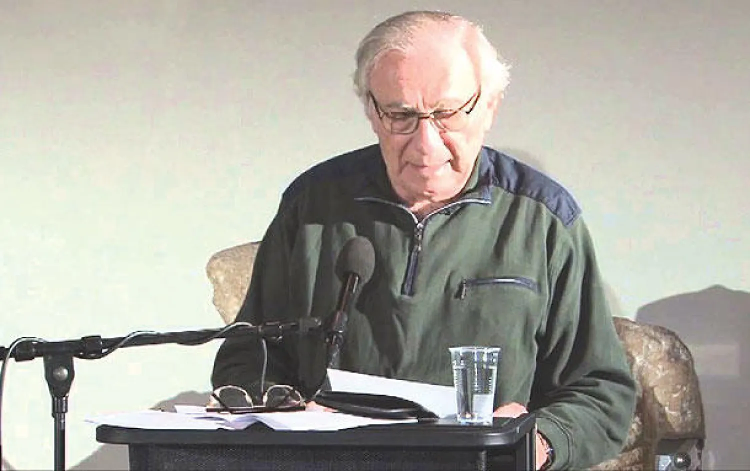 صادق جلال العظم... أعاد قراءة التاريخ وانتصر للثورة السورية رحيل صاحب «النقد الذاتي بعد الهزيمة» في منفاه الألماني