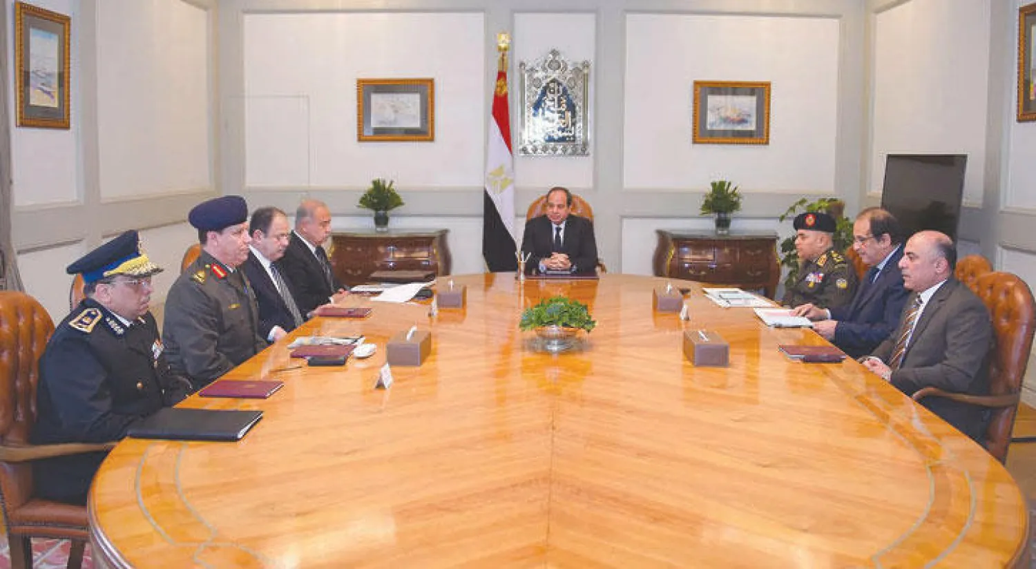الرئيس السيسي في اجتماع أمني مصغر لبحث تداعيات حادث تفجير كنيسة العباسية