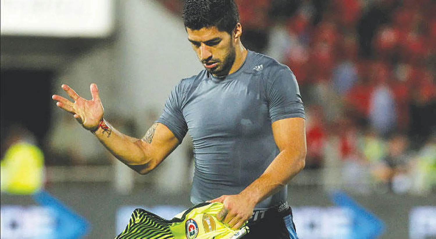 سواريز نجم أوروغواي وبرشلونة (أ.ف.ب)