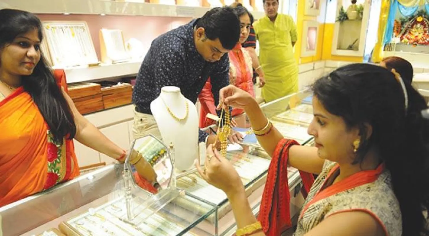 الهند تعاني من الآثار السلبية لوقف تداول الفئات الكبيرة من الروبية