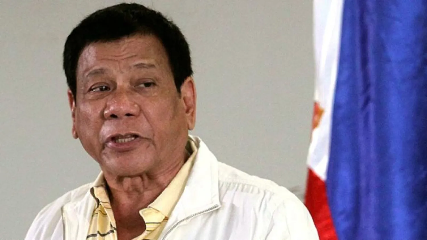 الرئيس الفلبيني يتحدى الولايات المتحدة ويراهن على أموال بكين