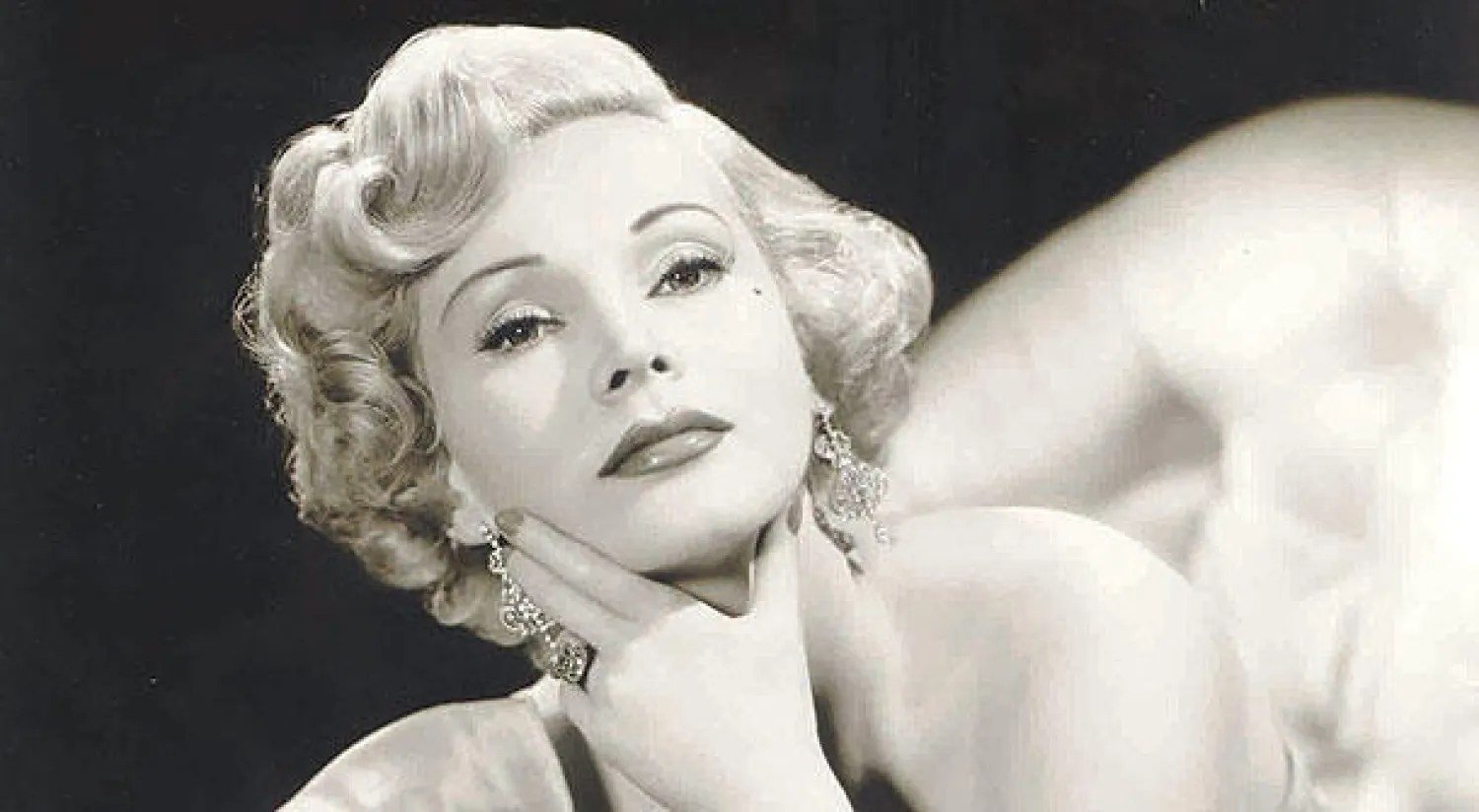 زازا غابور... إحدى أيقونات السينما الأميركية