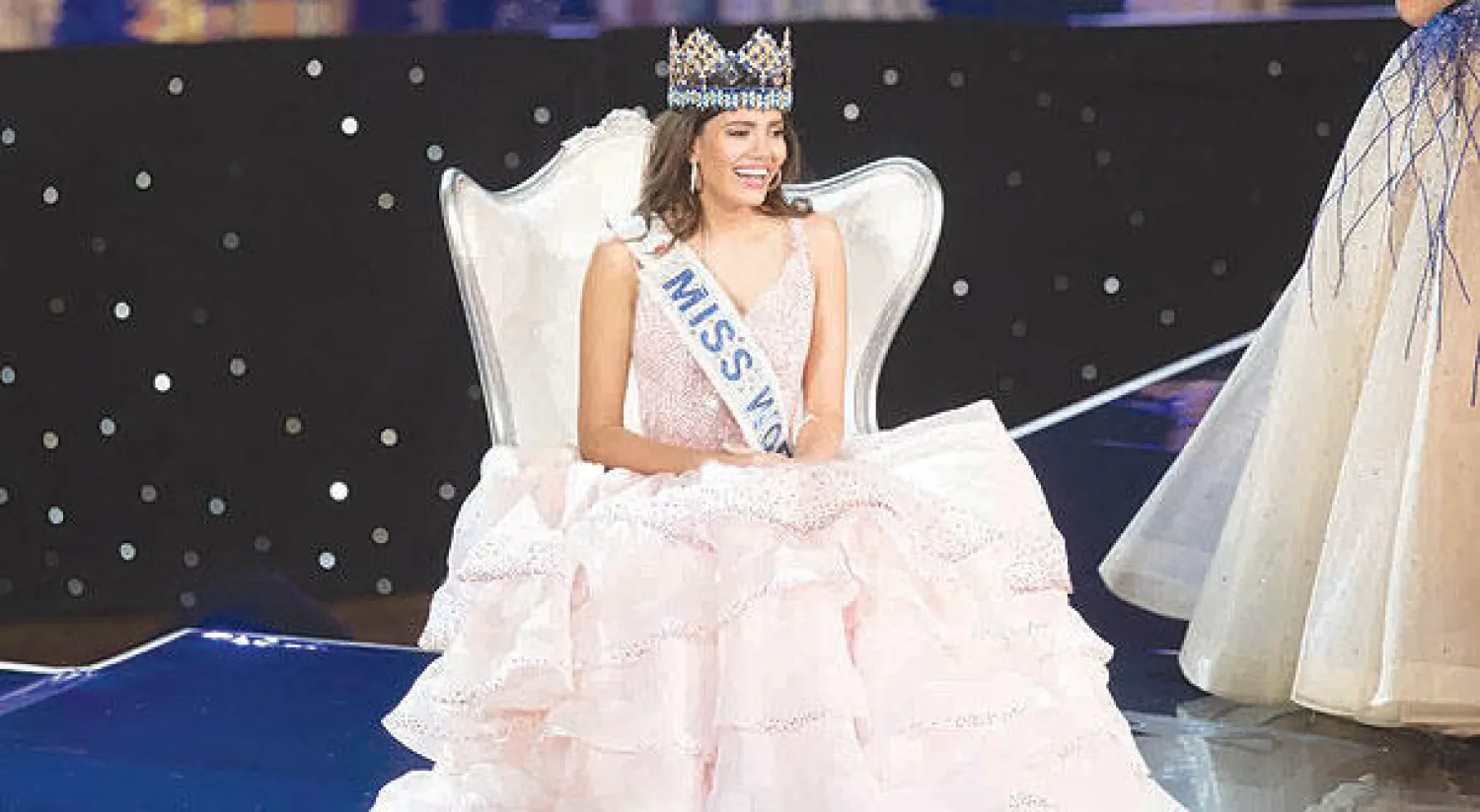 ستيفاني ديل بالي ملكة جمال العالم (أ.ف.ب)