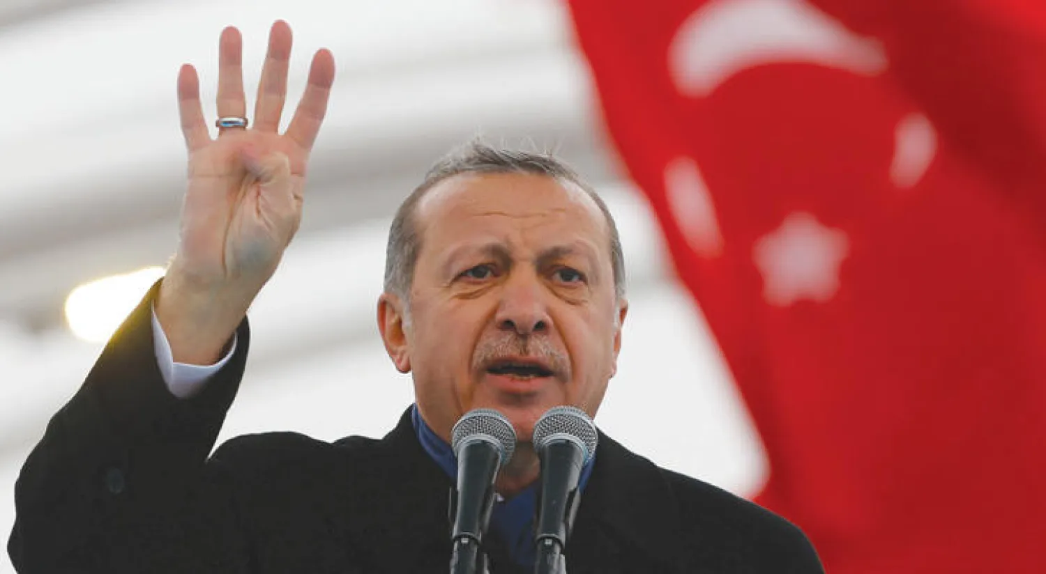 إردوغان في كلمة له أثناء افتتاح قناة في اسطنبول (رويترز)