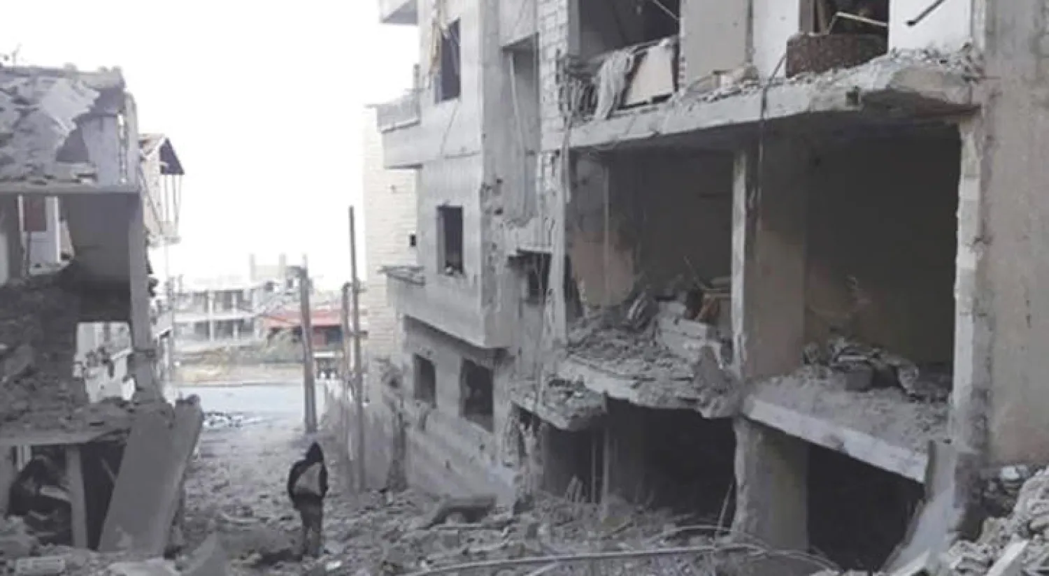 آخر مشفى متبق في مضايا بريف دمشق ويخدم 40 ألف نسمة من السكان استهدف من قبل طيران النظام بداية هذا الشهر