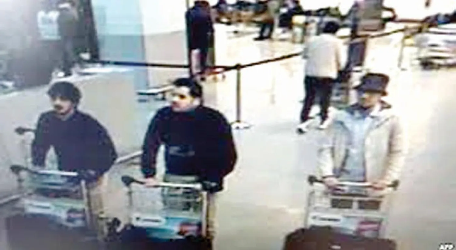 صورة لكاميرات المراقبة في مطار بروكسل قبل ثوان من تفجيرات مارس («الشرق الأوسط»)