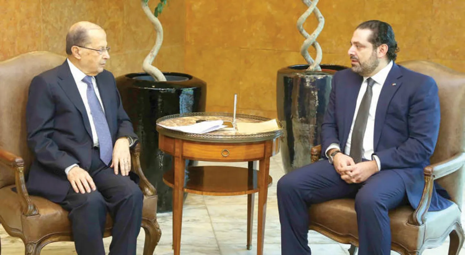 الرئيس اللبناني ميشال عون يلتقي رئيس الوزراء سعد الحريري أمس (دالاتي ونهرا)