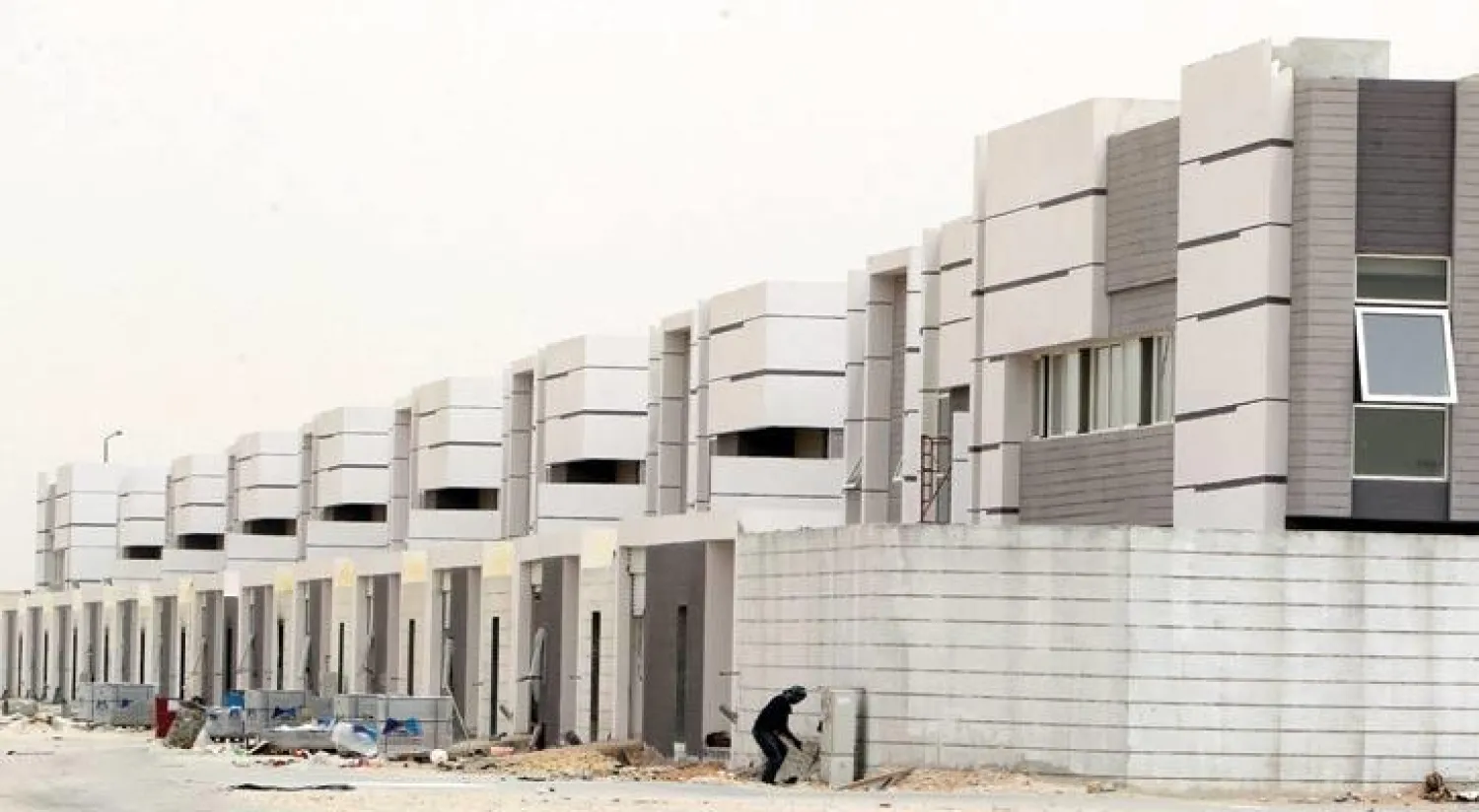 تنويع الاستثمارات وعدم الاكتفاء بالقطاع السكني يقي الشركات العقارية من فخ الخسائر («الشرق الأوسط»)