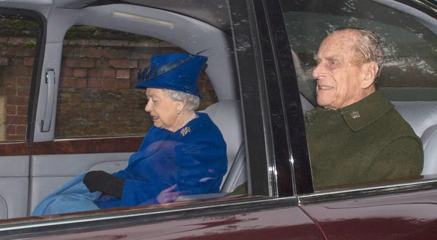 الملكة إليزابيث تظهر علنًا للمرة الأولى