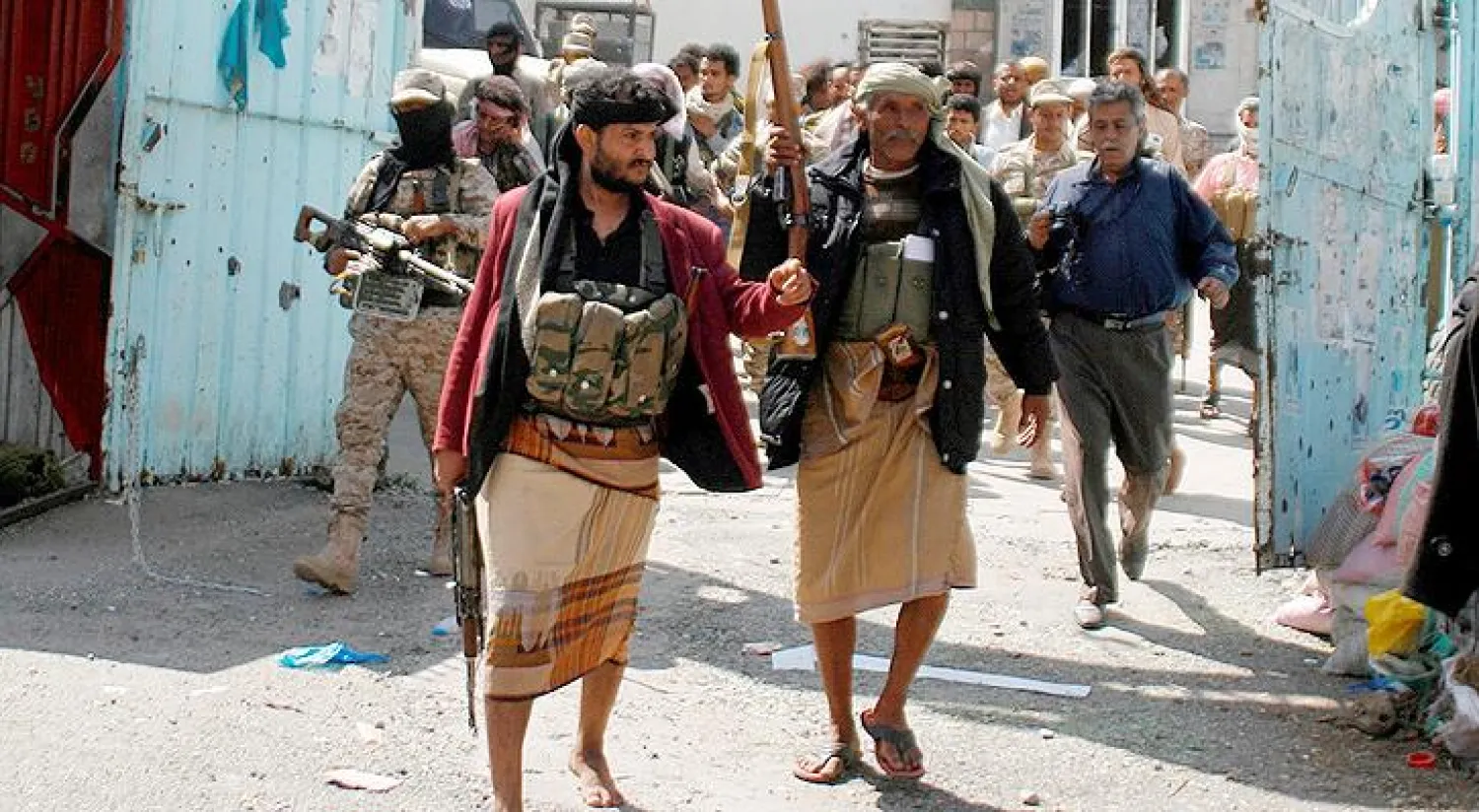 الجيش اليمني يستعيد معسكر العمري بتعز