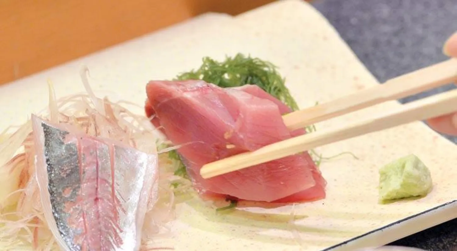 تحذير لعشاق «السوشي» من الميكروبيدات الضارة