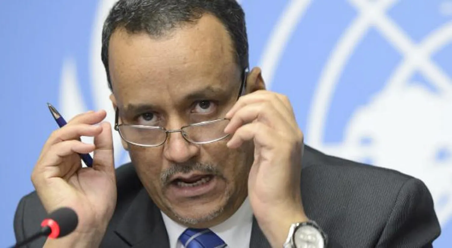 الحكومة اليمنية: لا نقاش حول صلاحيات هادي