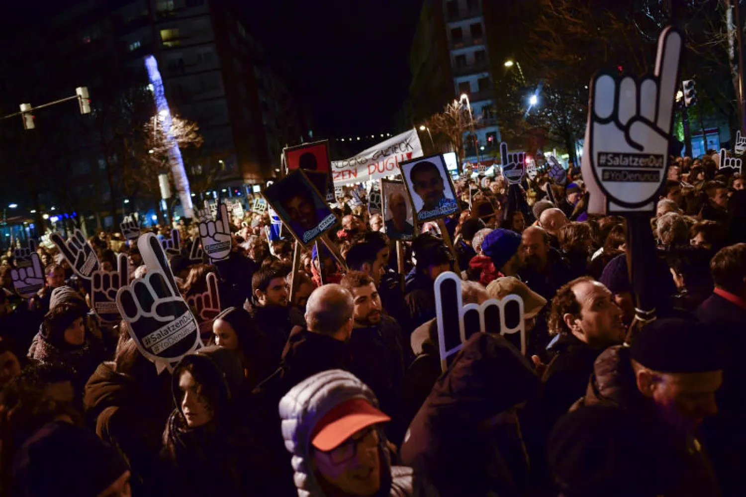 الآلاف يتظاهرون دعمًا لسجناء «إيتا» الانفصالية بإسبانيا