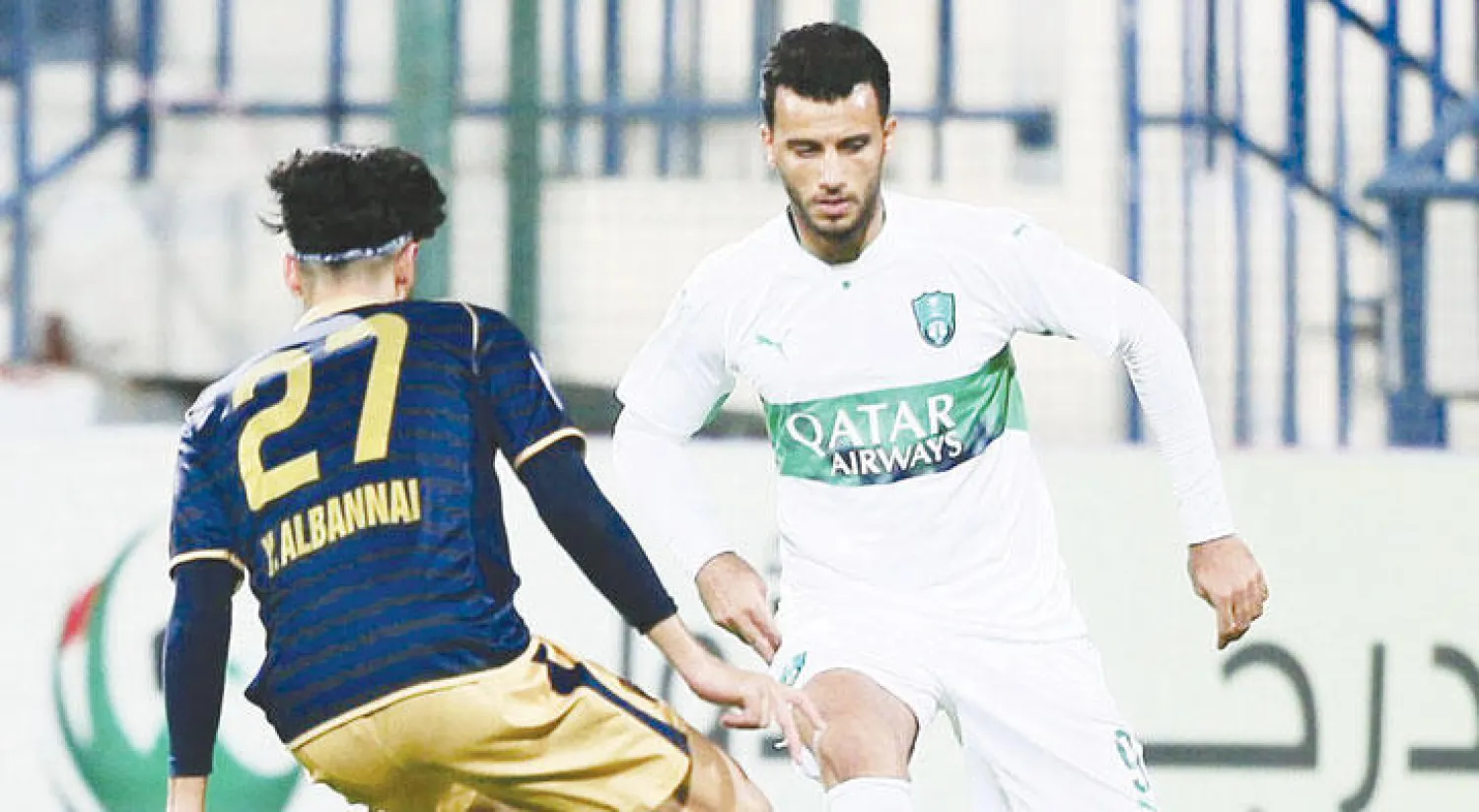 السومة في مواجهة أهلي دبي أمس (المركز الإعلامي بالنادي الأهلي)