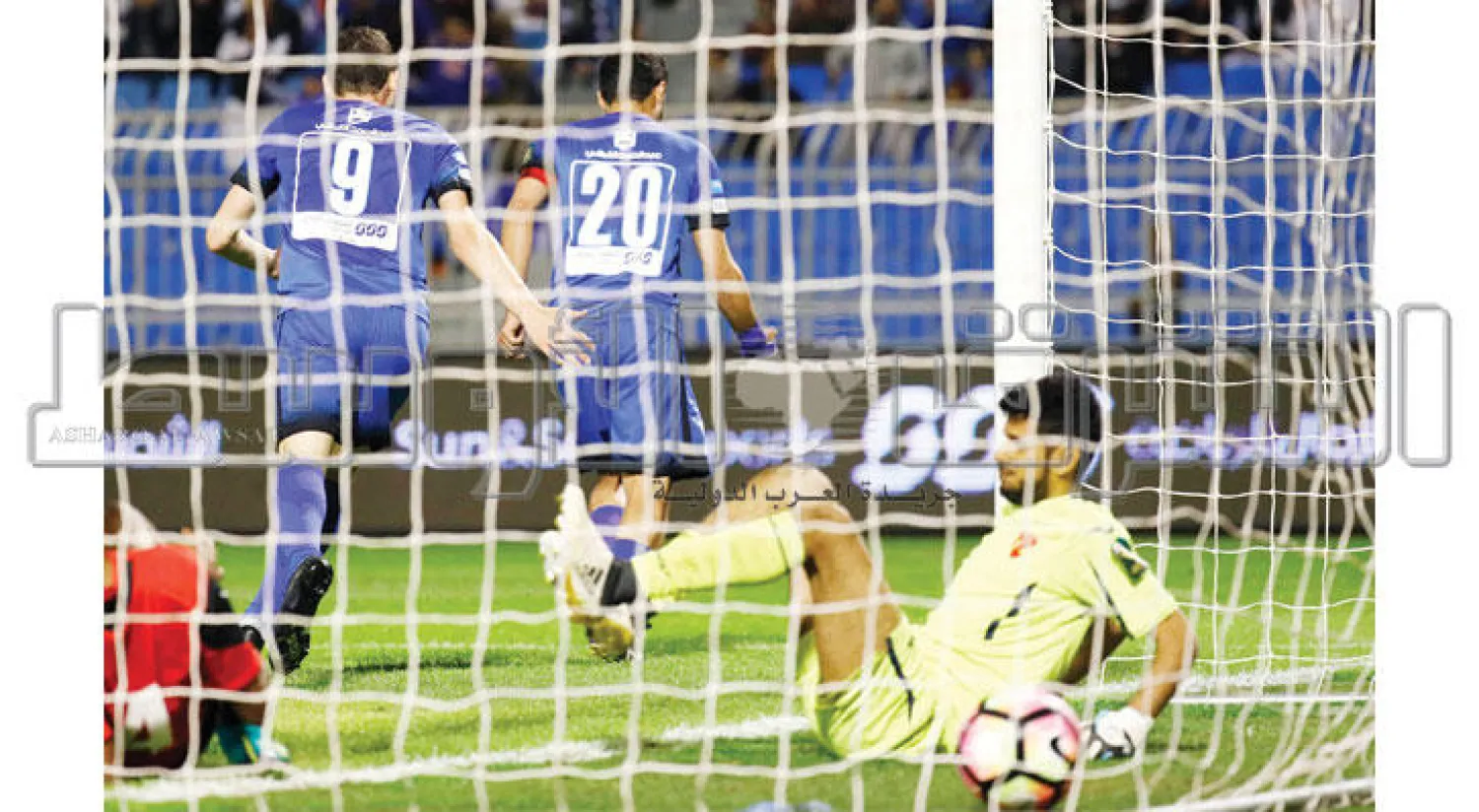 القحطاني قائد الهلال ينطلق فرحًا بعد هدف الفوز في القيصومة (تصوير: علي العريفي)