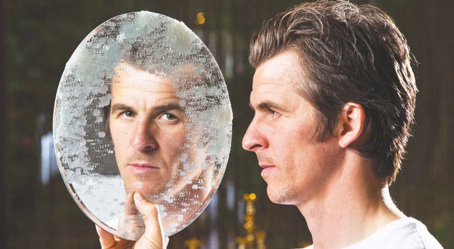 الصورة التي يراها الجمهور لبارتون «الشرس» لا تعكس حقيقة شخصه الهادئ