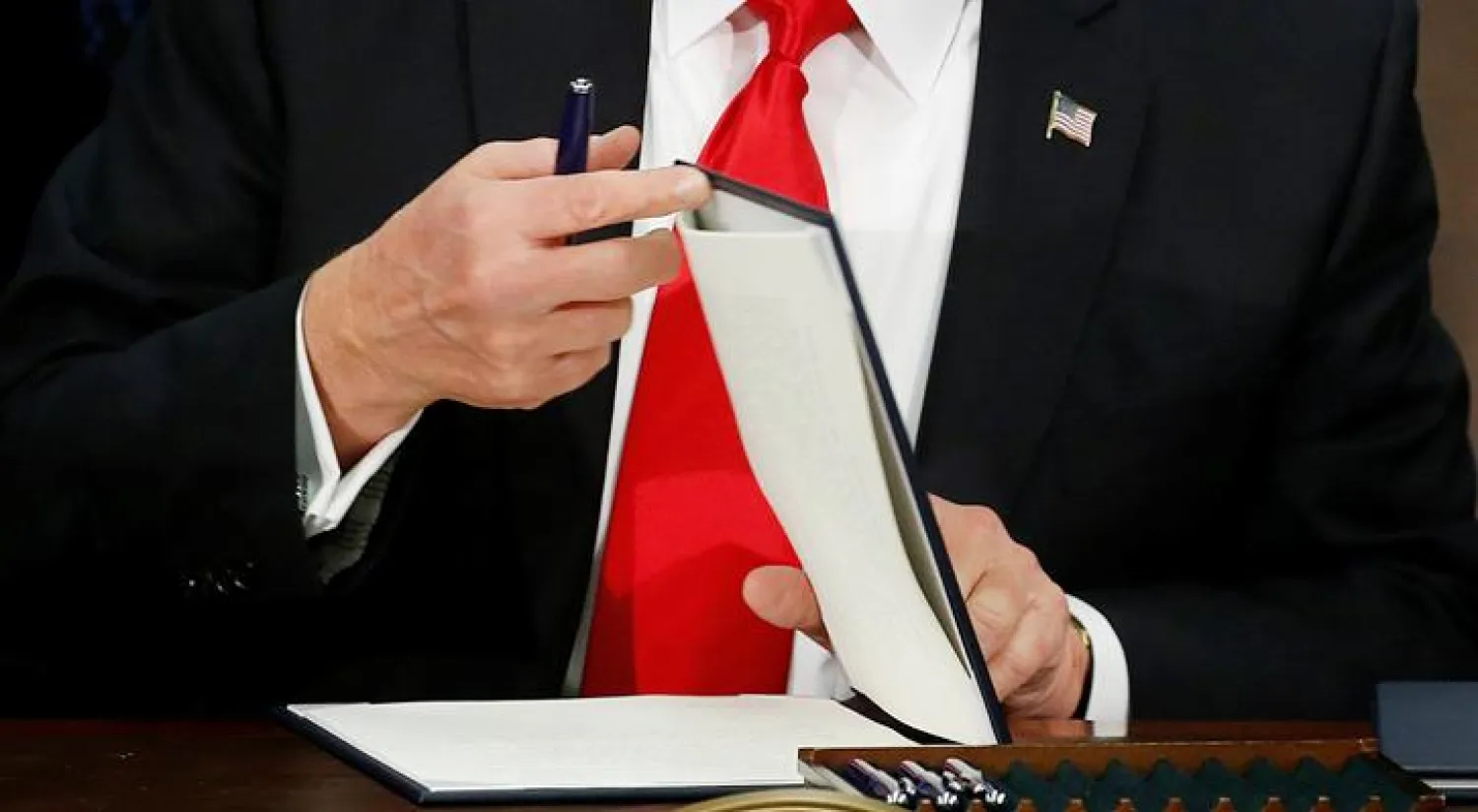 ترمب يتسلم شيفرات الأسلحة النووية للولايات المتحدة