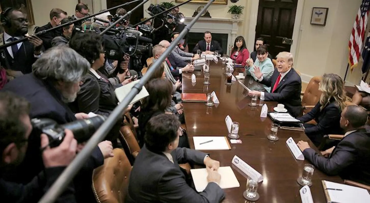 كيف بدأ ترمب أسبوعه الأول في البيت الأبيض؟