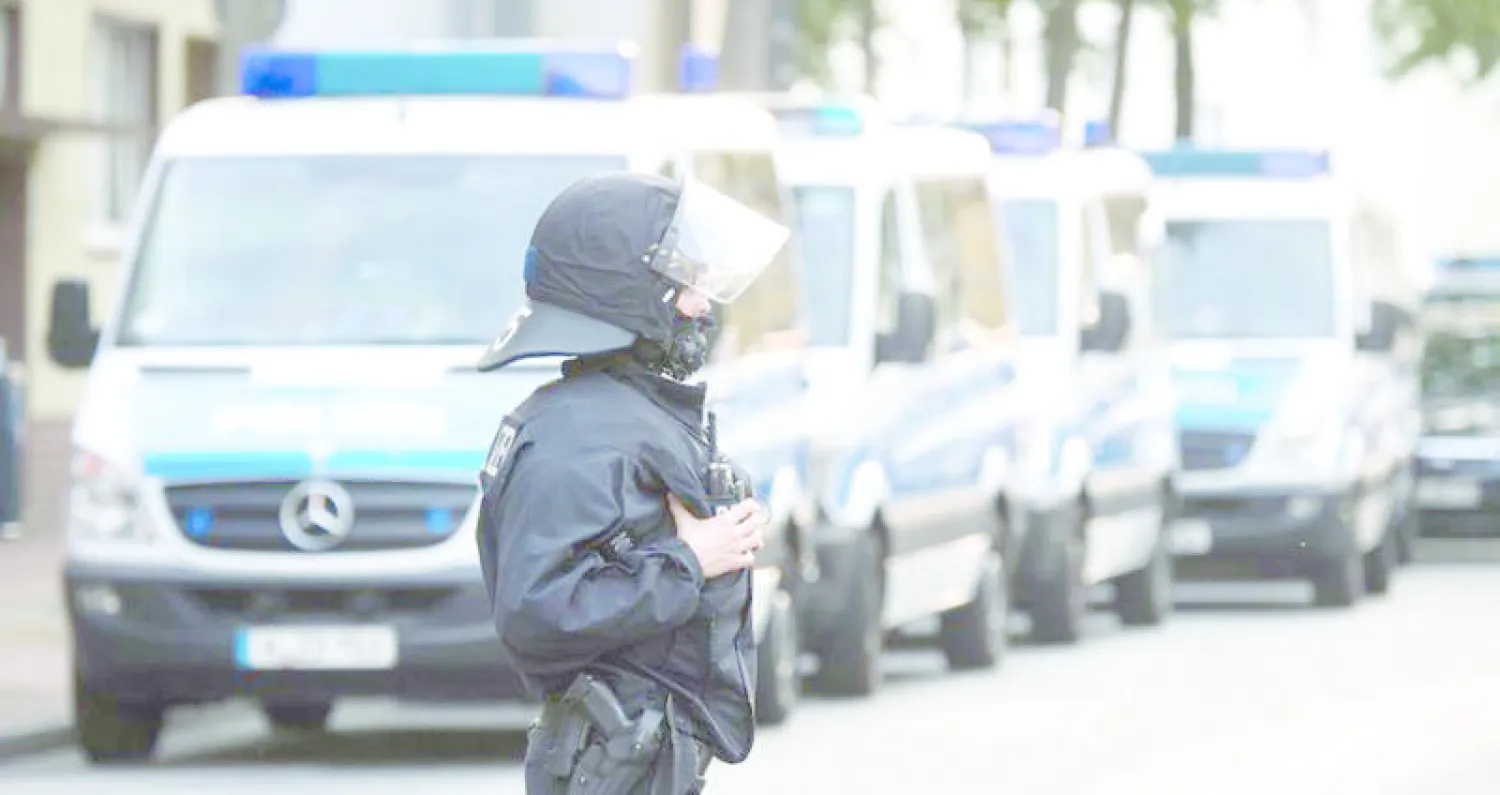 حملة مداهمات في محيط مدينة غوتنغن شارك فيها 450 شرطيًا أمس  («الشرق الأوسط»)