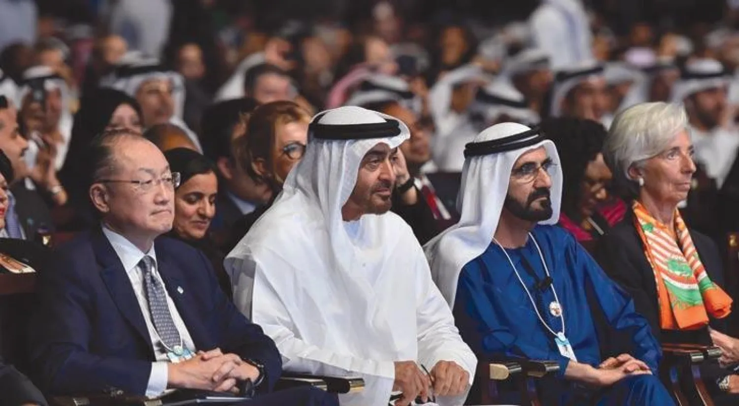 الشيخ محمد بن راشد والشيخ محمد بن زايد خلال حضورهما القمة العالمية للحكومات أمس (المكتب الإعلامي لحكومة دبي)