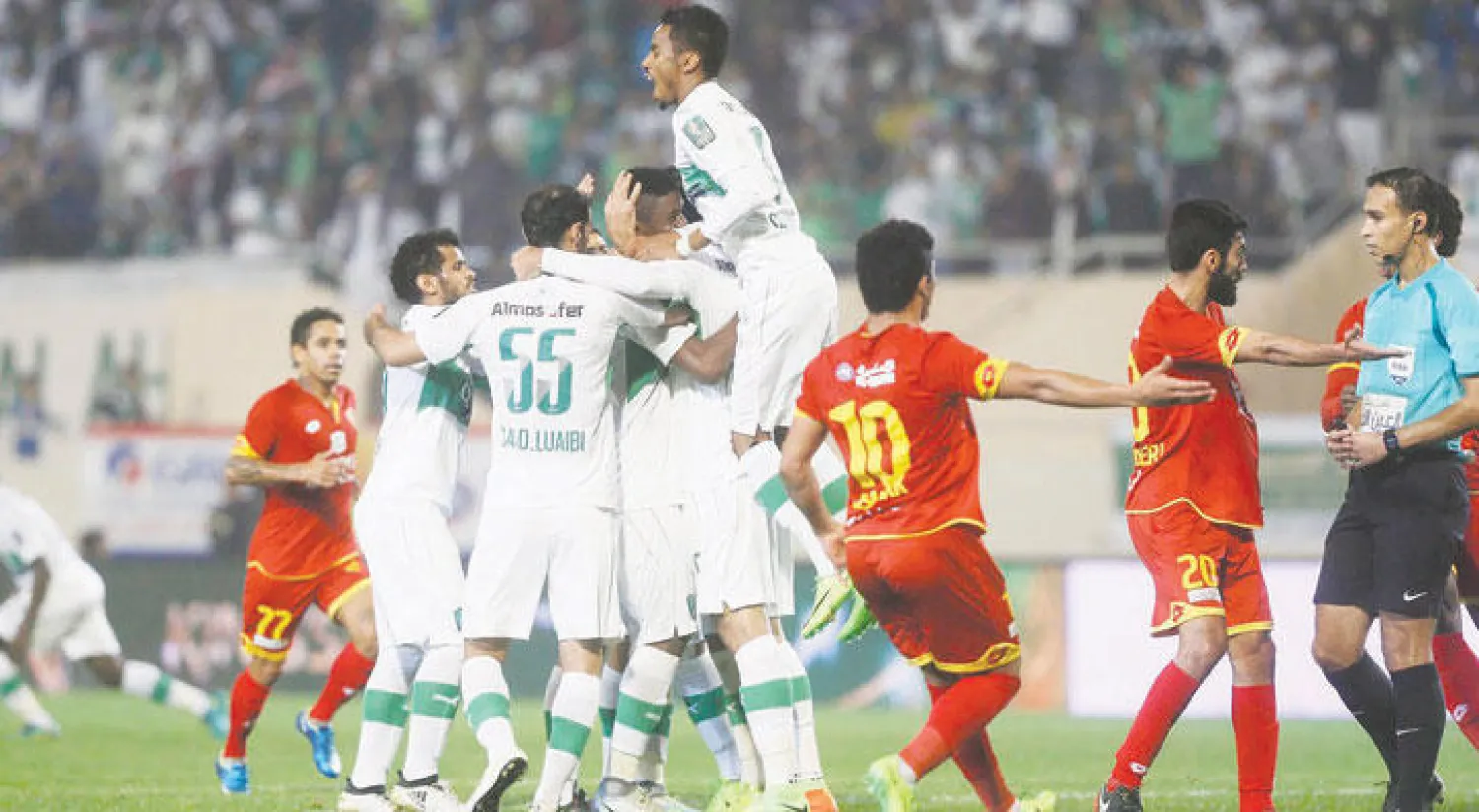 فرحة أهلاوية بالهدف الأول ({الشرق الأوسط})