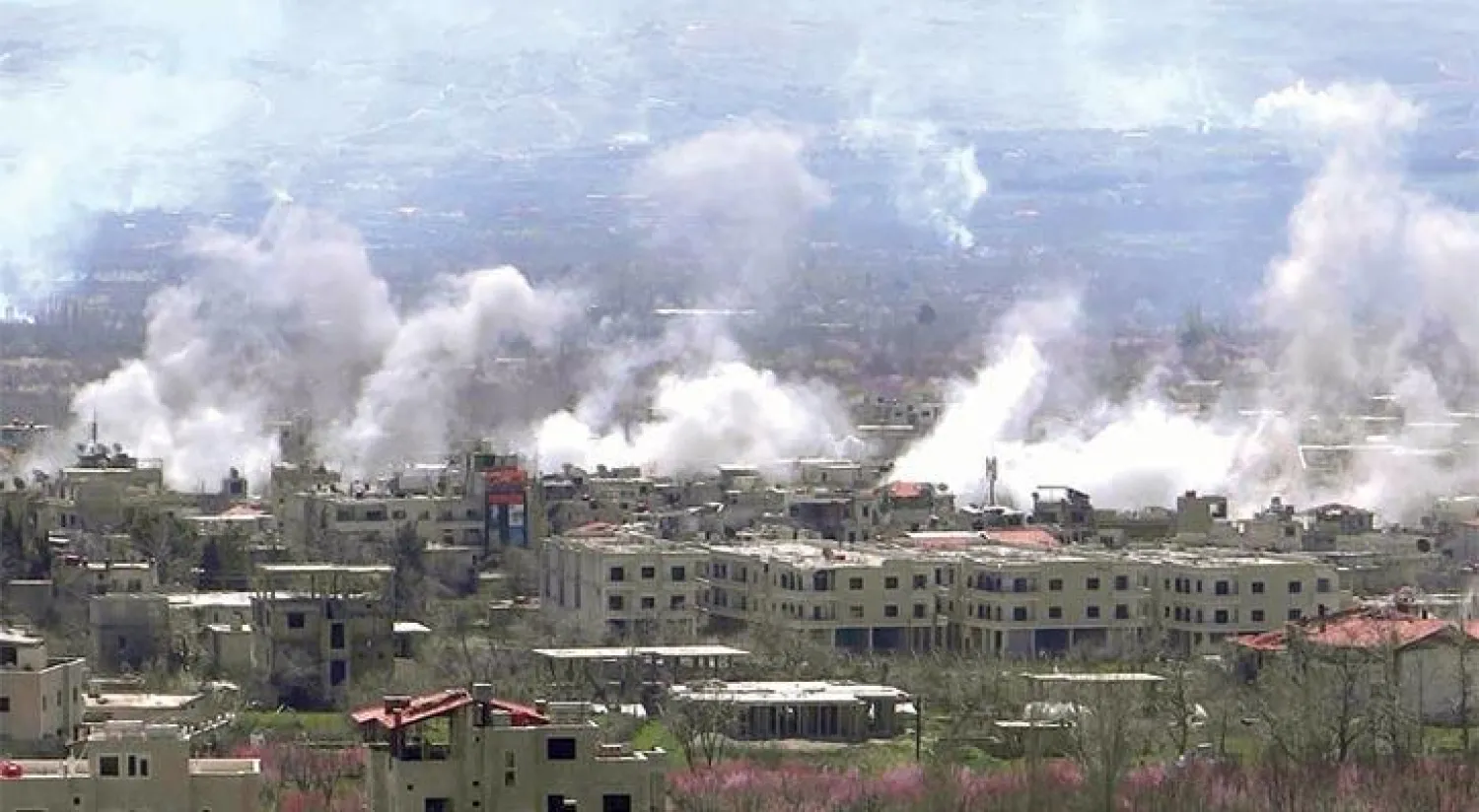 قصف على الزبداني المحاصرة غرب دمشق في نوفمبر الماضي (موقع الحل السوري)