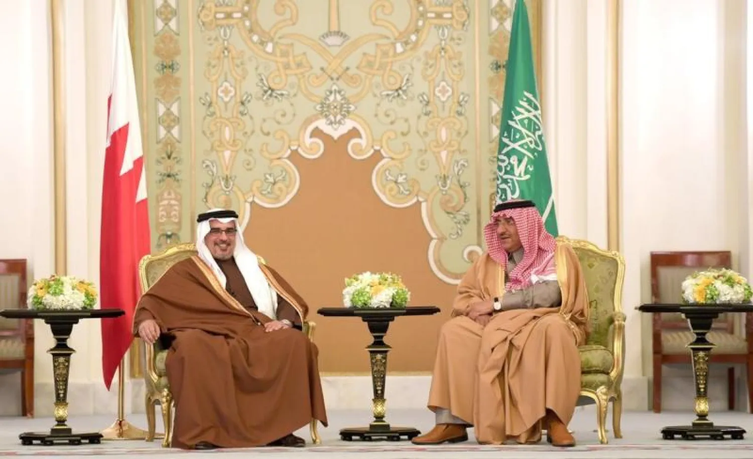 جانب من استقبال ولي العهد السعودي لنظيره البحريني (ديوان ولي العهد البحريني)