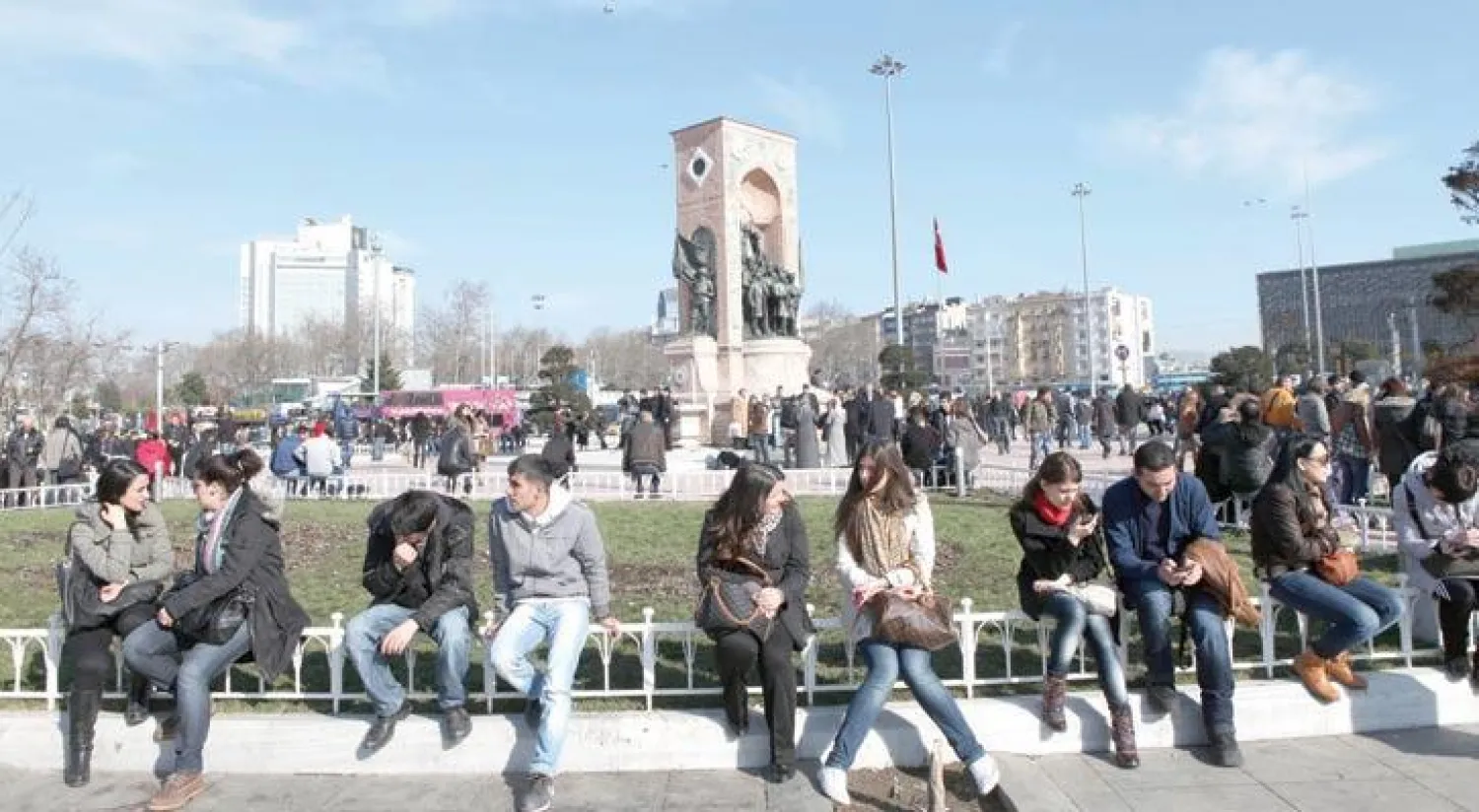 تواجه تركيا صعوبات في جذب الاستثمارات بسبب محاولة الانقلاب الفاشلة والإجراءات الواسعة التي أعقبتها إلى جانب العمليات الإرهابية