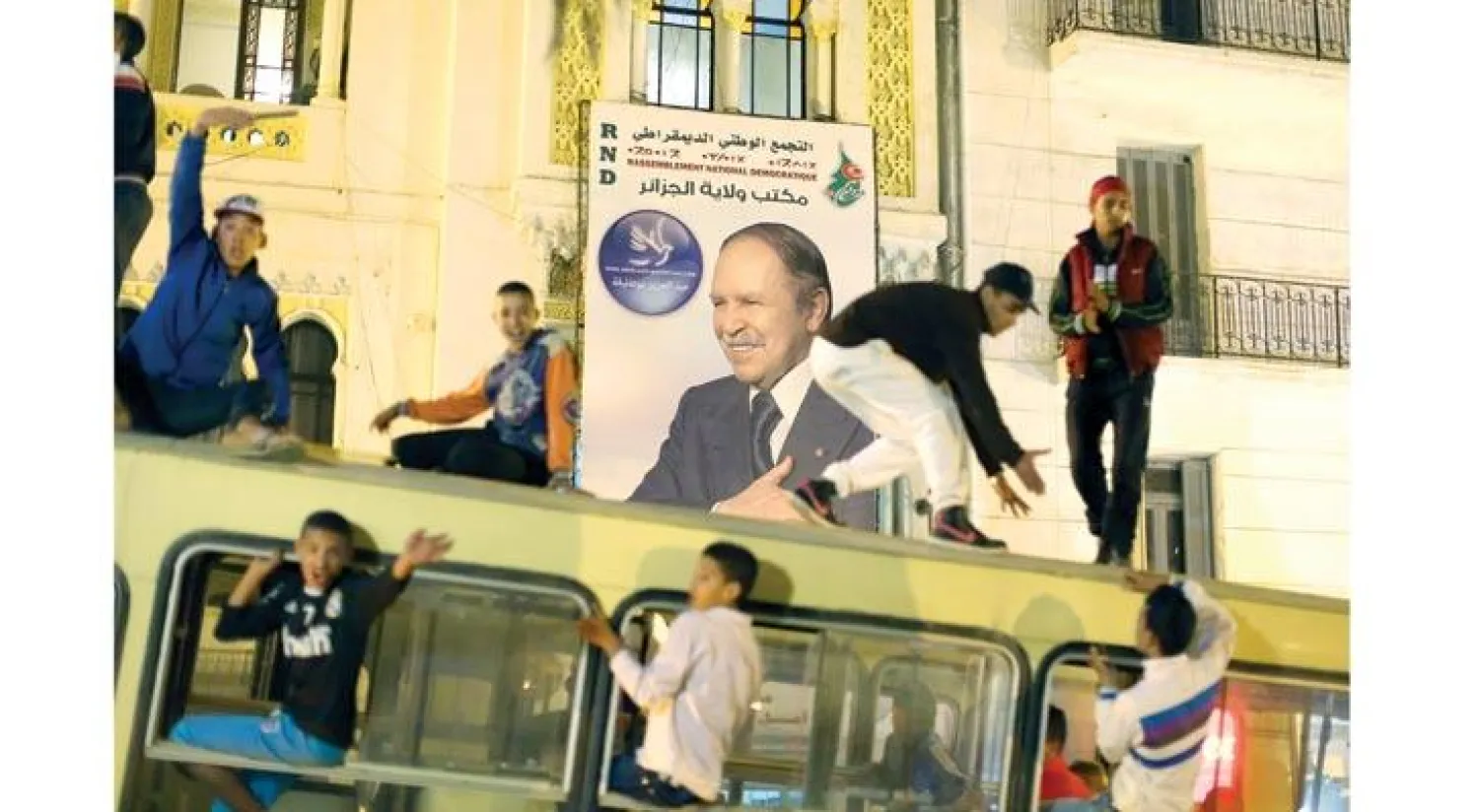 شبح العزوف يؤرَق الحكومة الجزائرية