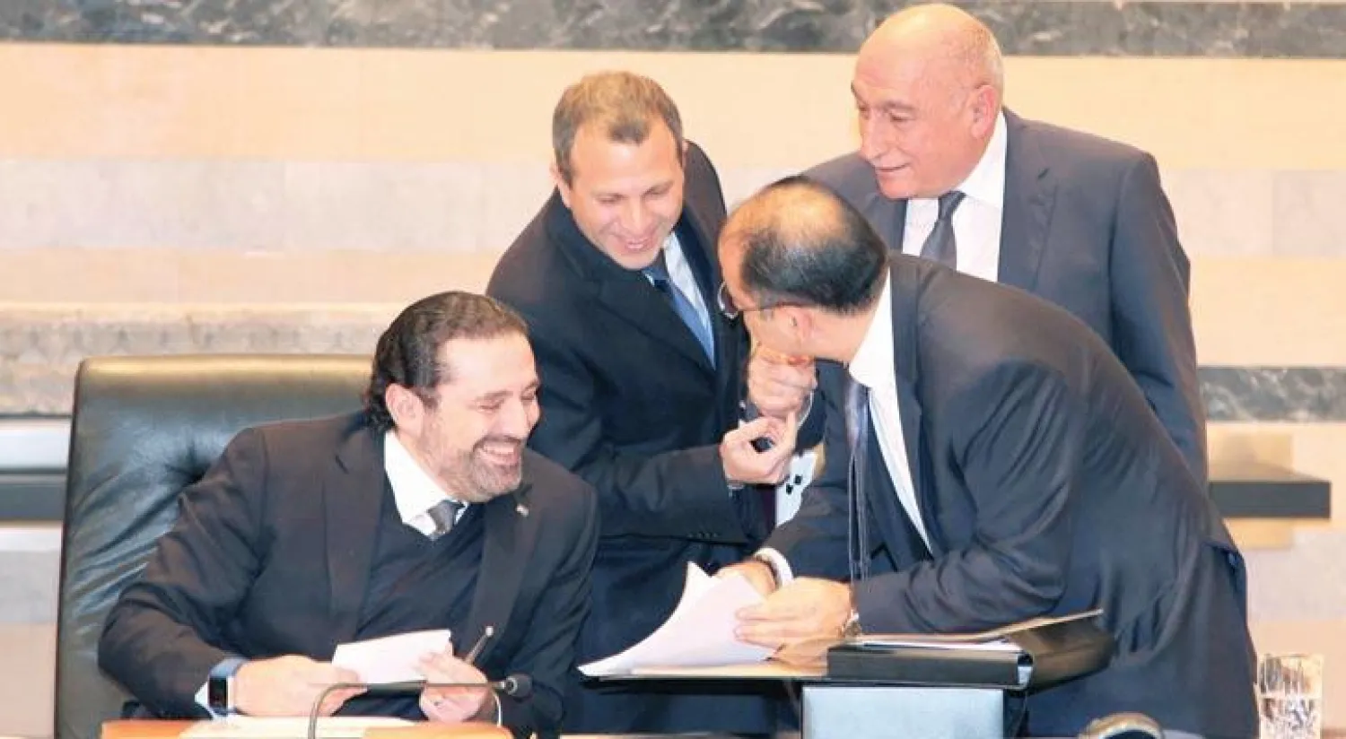 الحريري خلال اجتماع للحكومة في بيروت أمس (دالاتي ونهرا)