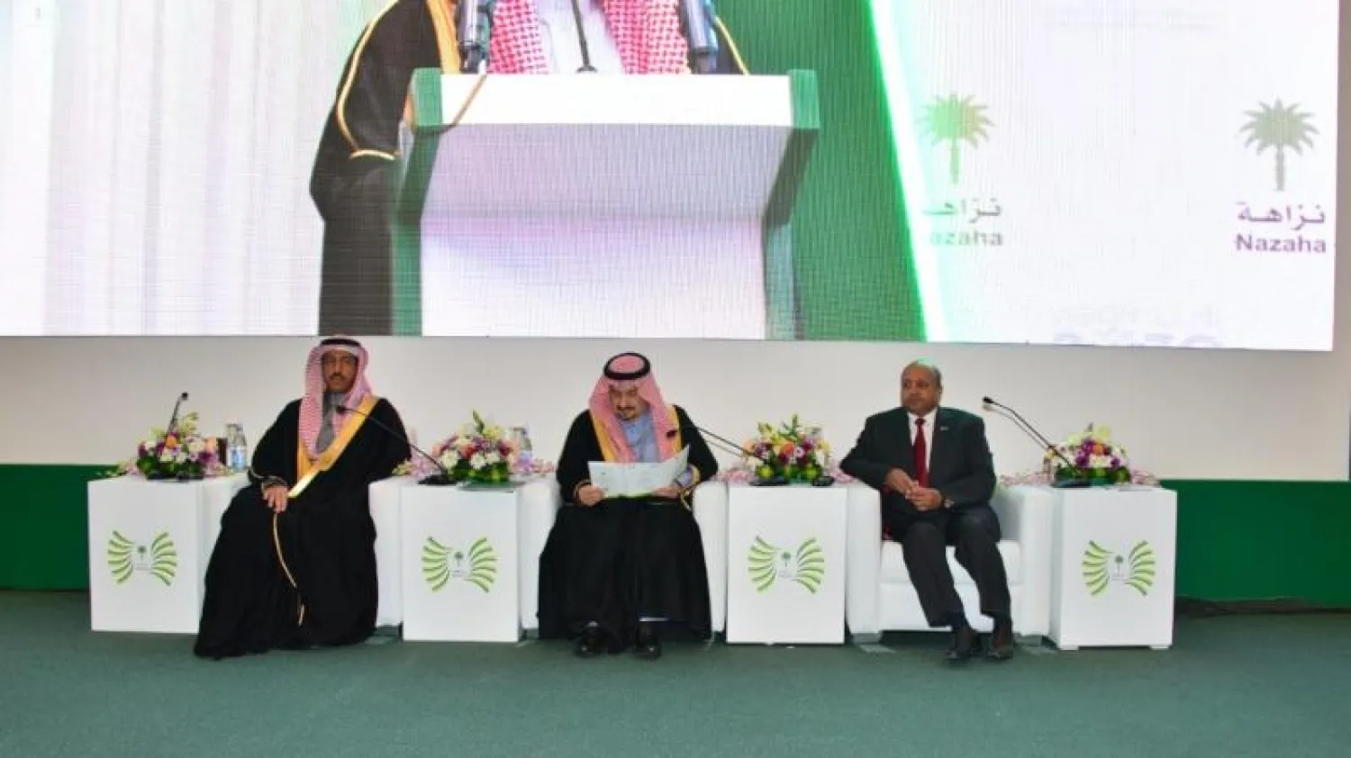 الأمير فيصل بن بندر خلال افتتاحه أعمال مؤتمر نزاهة الدولي الثاني اليوم (واس)