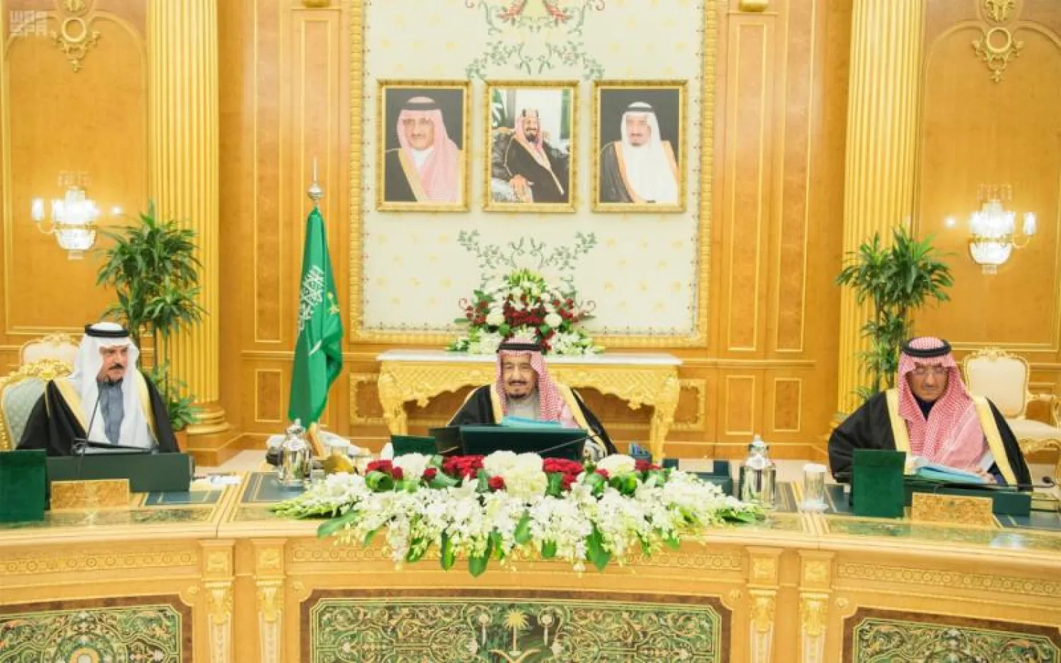 خادم الحرمين الشريفين يرأس جلسة مجلس الوزراء (واس)