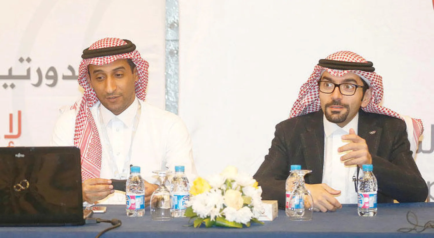 أبو عمارة والمسعد خلال مشاركتهما في الدورة («الشرق الأوسط»)