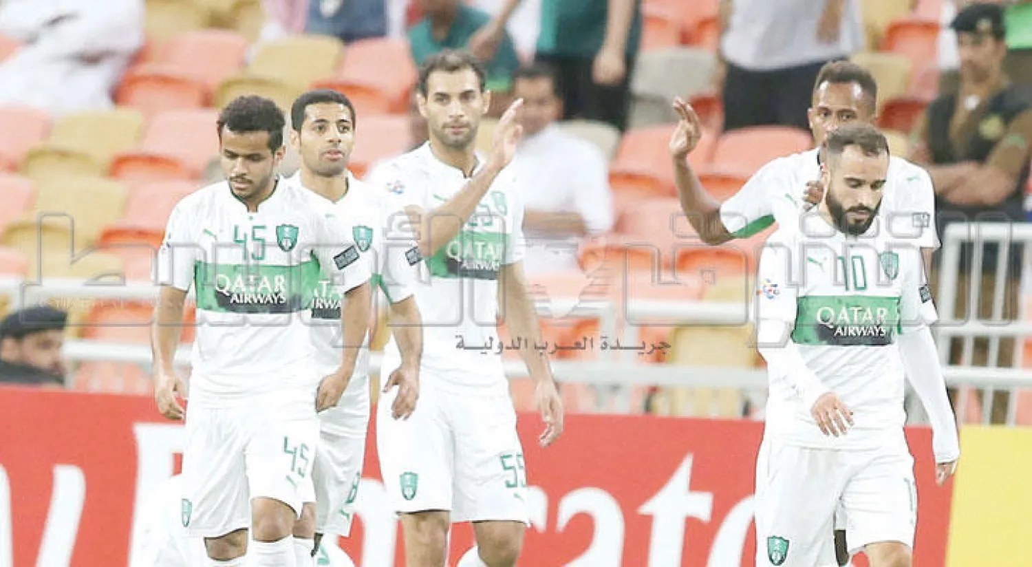 لاعبو الأهلي يحتفلون بأحد أهدافهم أمام بونيودكور الأوزبكي (تصوير: عدنان مهدلي)