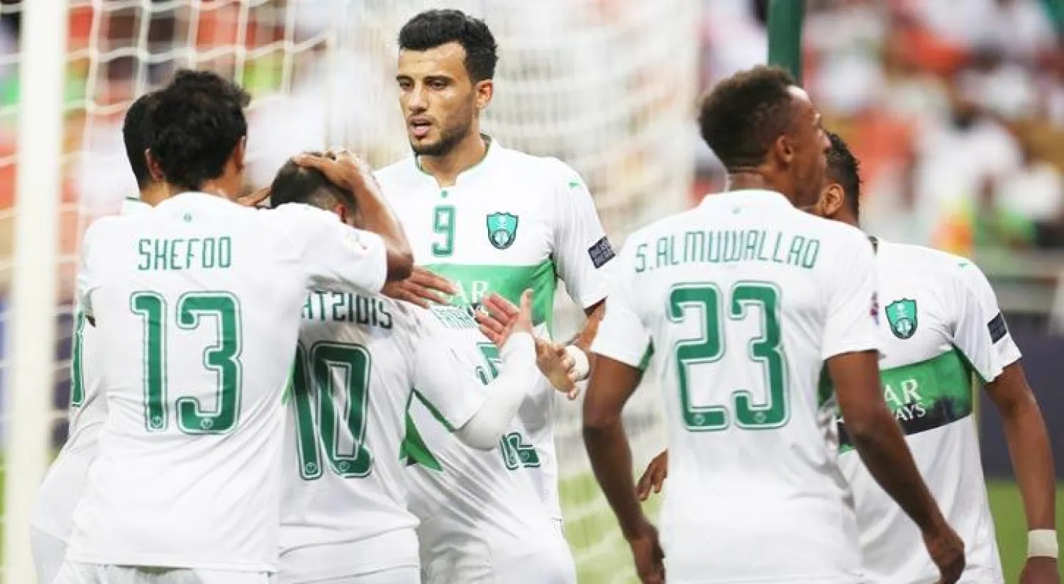 لاعبو الأهلي يحتفلون بأحد أهدافهم في مواجهة بونيودكور الأخيرة («الشرق الأوسط»)