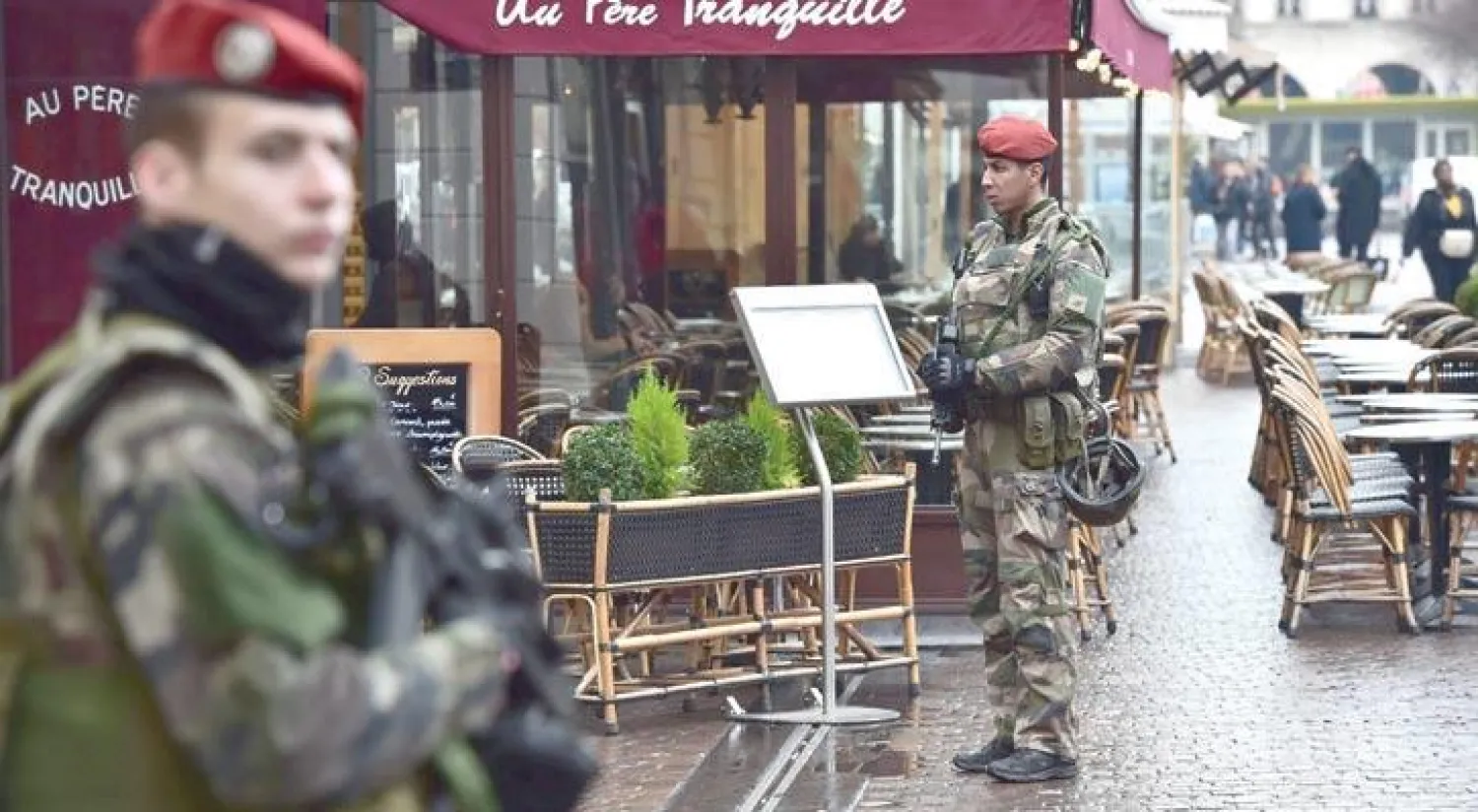 إجراءات أمنية وسط العاصمة الفرنسية باريس (واشنطن بوست)