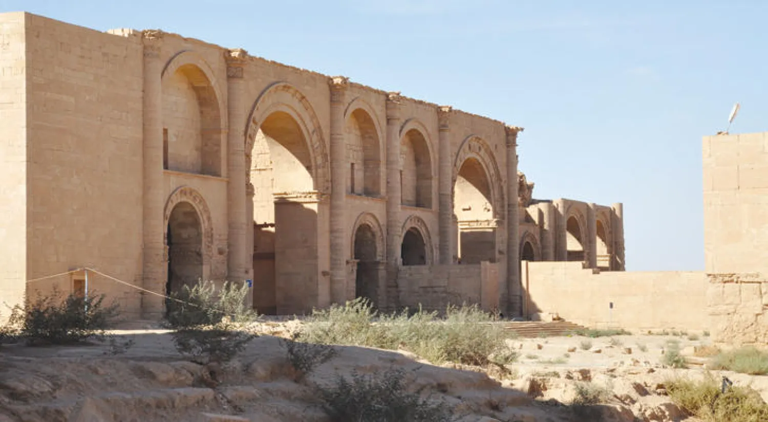 موقع الحضر الأثري الواقع 60 كيلومترا جنوب غربي الموصل (أ.ف.ب)