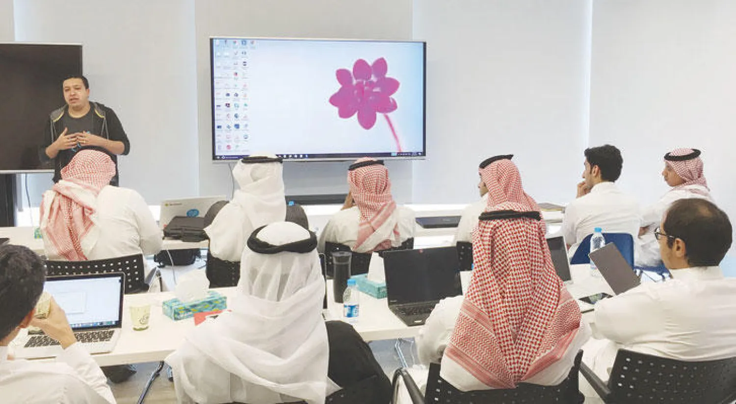 جانب من دورات البرنامج