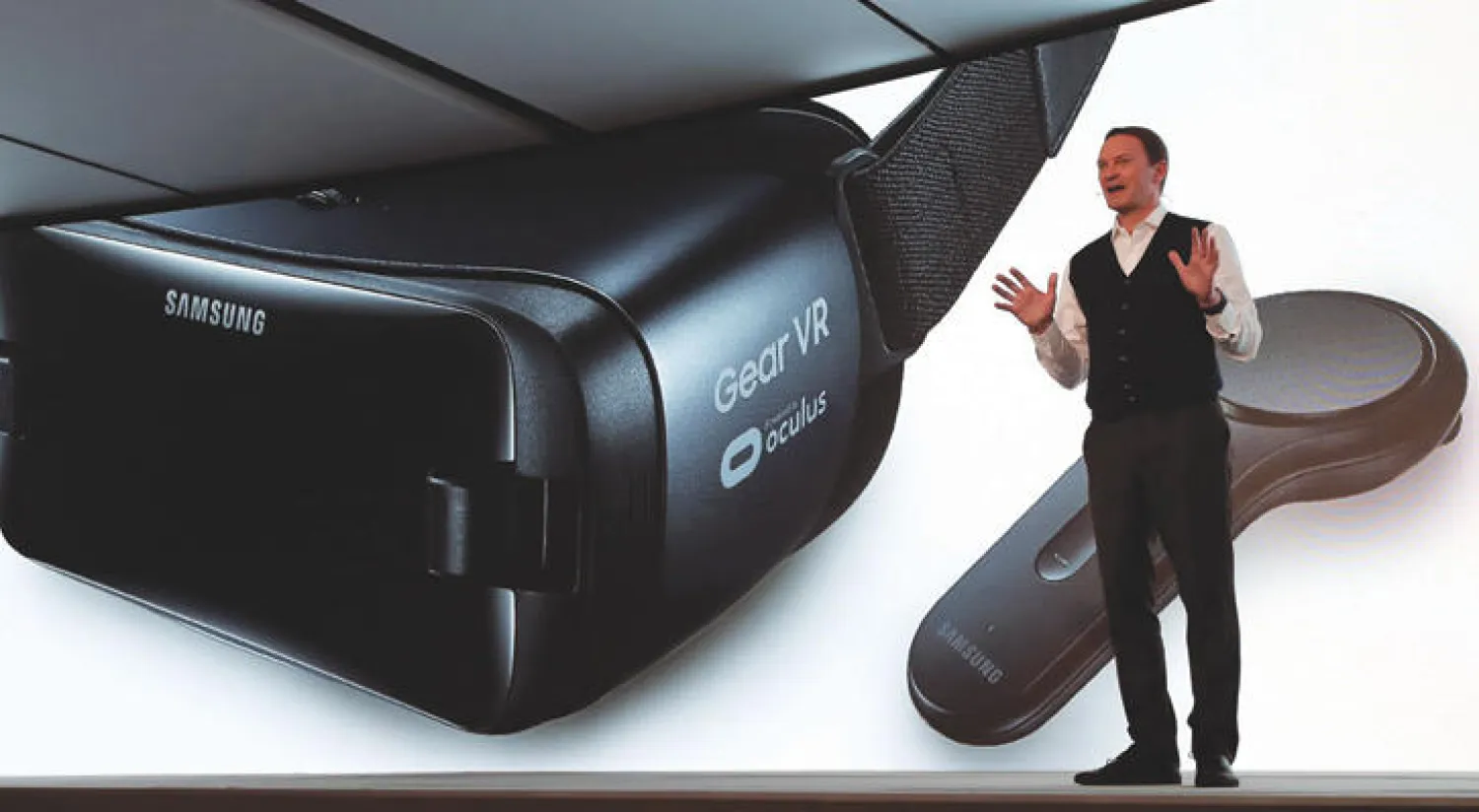 نظام «غير في آر» من «سامسونغ» مع أداة تحكم