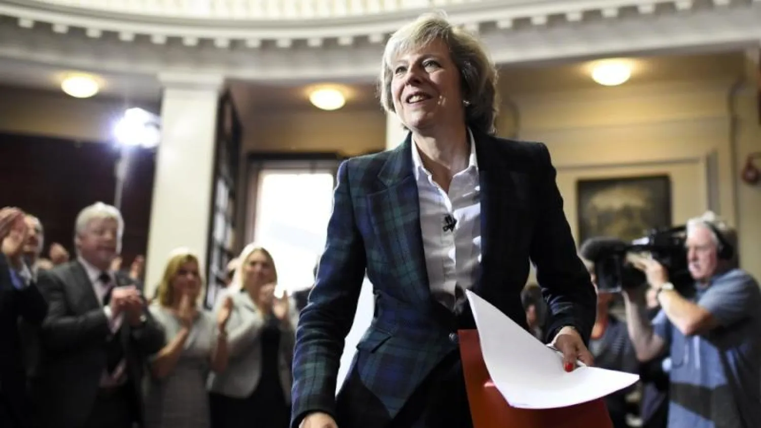 تيريزا ماي رئيسة الوزراء البريطانية (رويترز)