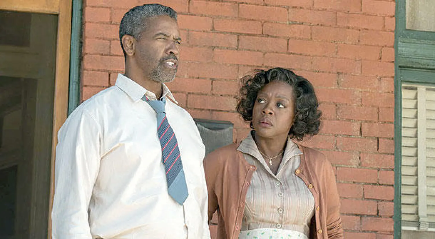 دنزل واشنطن وفيولا ديفيز في «سياجات»