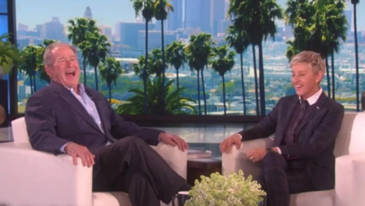 بوش ينتقد سياسة ترمب تجاه روسيا