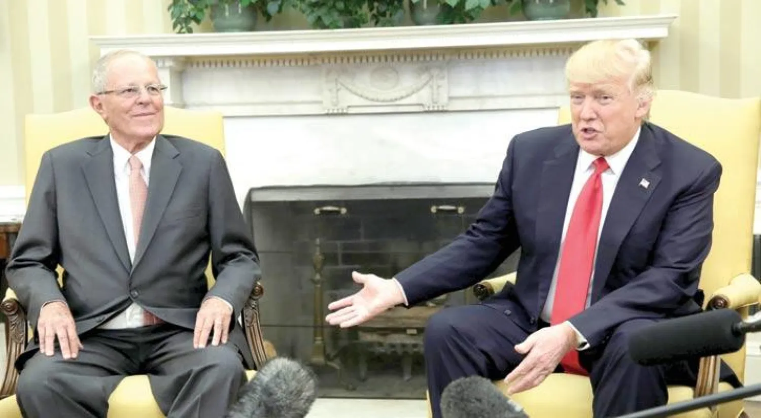 الرئيس الأميركي ونظيره البيروفي في البيت الأبيض الجمعة قبل الماضي (رويترز)